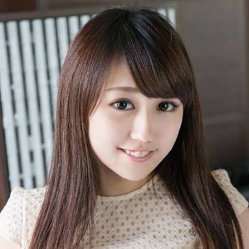 Mayu Comel dengan Kulit Pucat dan Payudara Besar Video Berkod Kualiti Tinggi