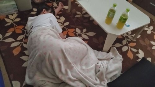 Istri Kabur Dijilat Orang Asing Siang Hari - FC2-PPV-1483691 Tanpa Sensor