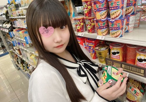 清楚な黒髪18歳少女、初AVで中出しされる夢を叶える