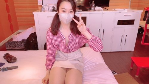 Không Cắt Ghép: Trải Nghiệm Đầu Tiên Của Cô Gái Nghiệp Dư