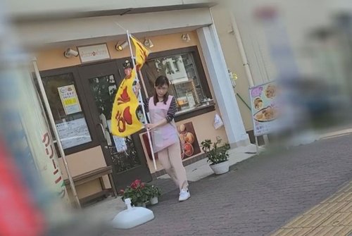 借金返済のため見知らぬ男たちに中出しされ妊娠を望む素人娘