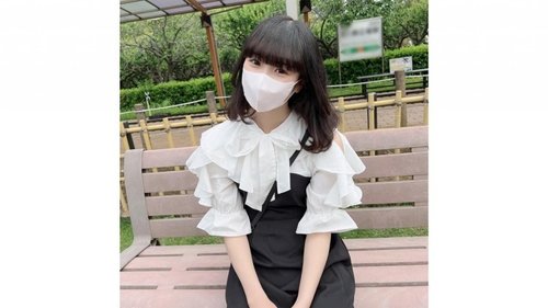 FC2-PPV 素顏運動少女竹林初次内射，嫩聲嬌喘