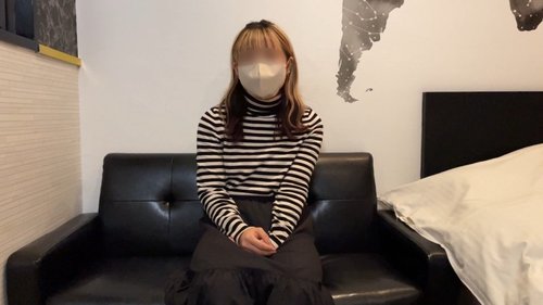绿帽迷奸：发型师女友戴套中出，背着男朋友被陌生男人猛干