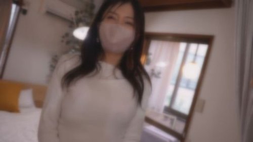45歲美熟單親媽媽三人行性愛，潮吹兩次中出
