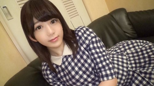 素人AV初體驗：清純少女線上應徵，大膽自慰與私密展現